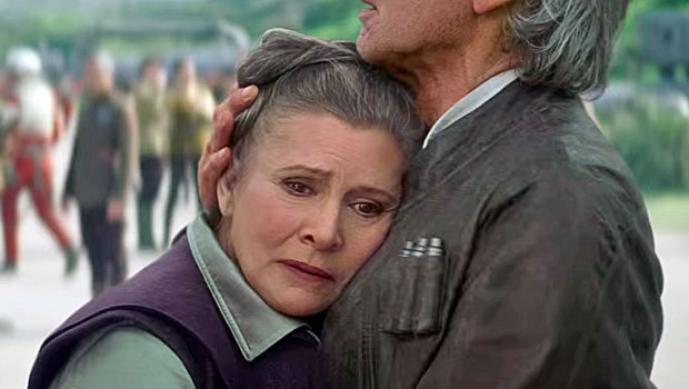 In einer Szene aus dem Trailer sucht Leia Trost bei Han Solo.