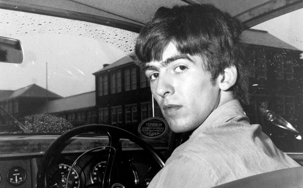 George Harrison im Auto