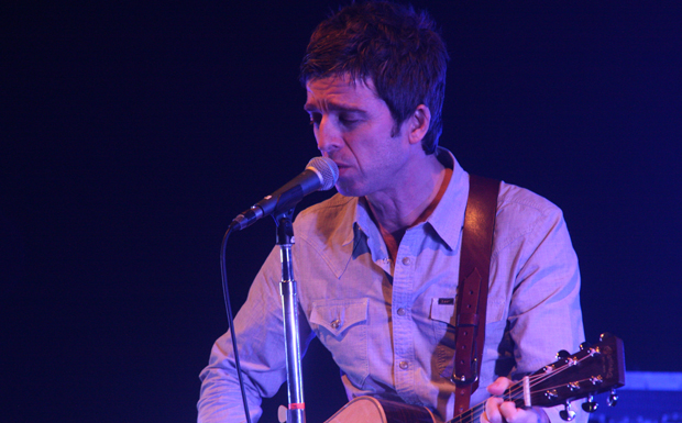Noel Gallagher's High Flying Birds - First Solo Concert ever 2011-10-23 @  Olmypia Theatre, Dublin, Ireland © Thomas Zeidler