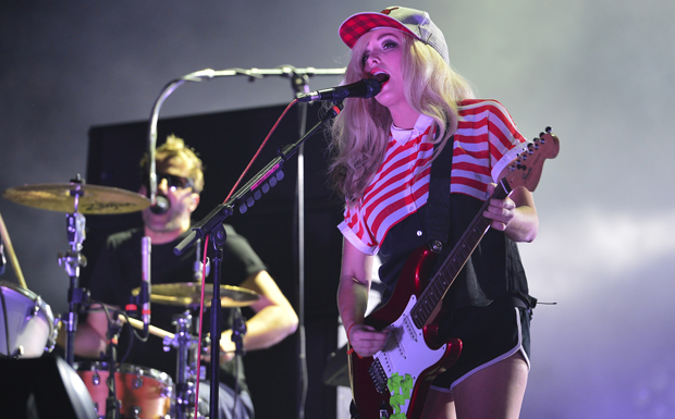 bevor The Ting Tings die Bühne betraten.