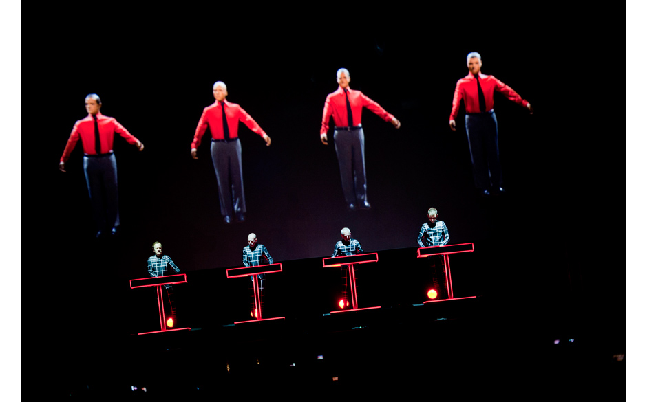 Die Avatare mit ihren Vertretern in der Realität.