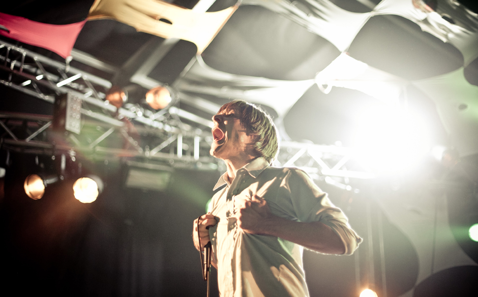 Warum? Vielleicht weil die Maus auf der Bühne zum Löwen wird - wie man hier sieht.