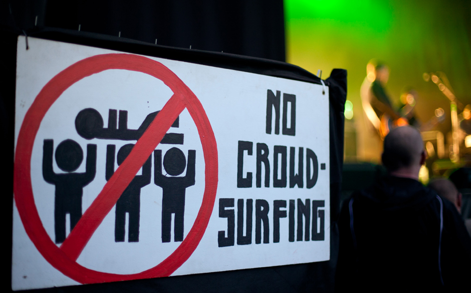In Norwegen ist das Crowdsurfen auch nicht erlaubt.