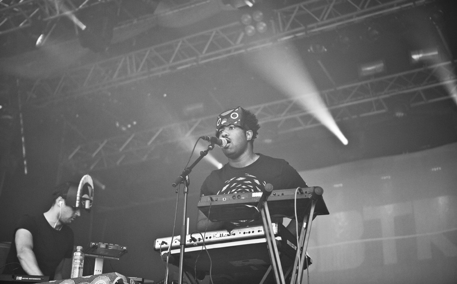 Das Oya ist vom Booking her immer mit einem Finger am Puls der Zeit: Hier der Auftritt von SBTRKT, ...