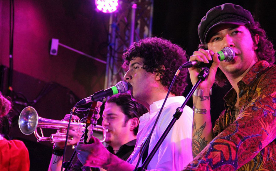 Für die ungestümen Latin-Einflüsse zuständig: Jon Vila, Brian Lopez, Gabe Sullivan.