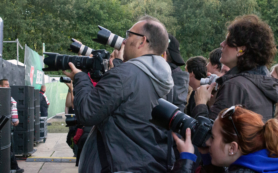 Die Fotografen-Meute.