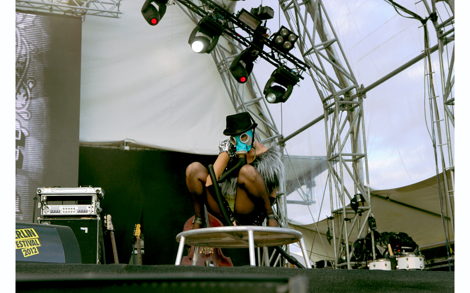 ...aber bei Too Much und AntiAnti drehten nicht der Klangzirkus um Bonaparte durch.