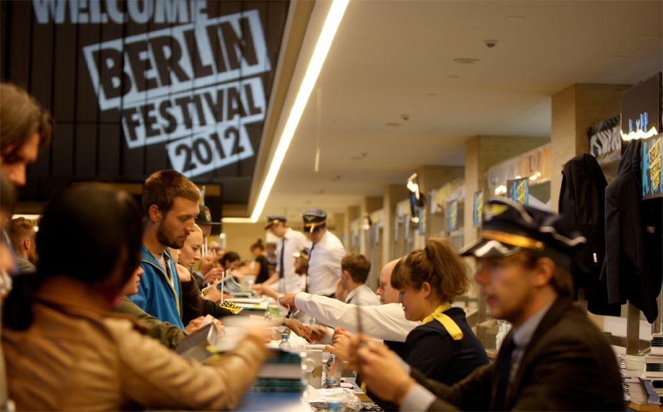 Bändchen gabs vom Flugbegleiter