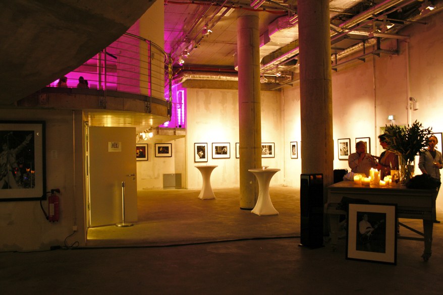 "A-wop-bop-a-loo-bop-a-lop-bam-boo" Ausstellungseröffnung nhow-Hotel Berlin