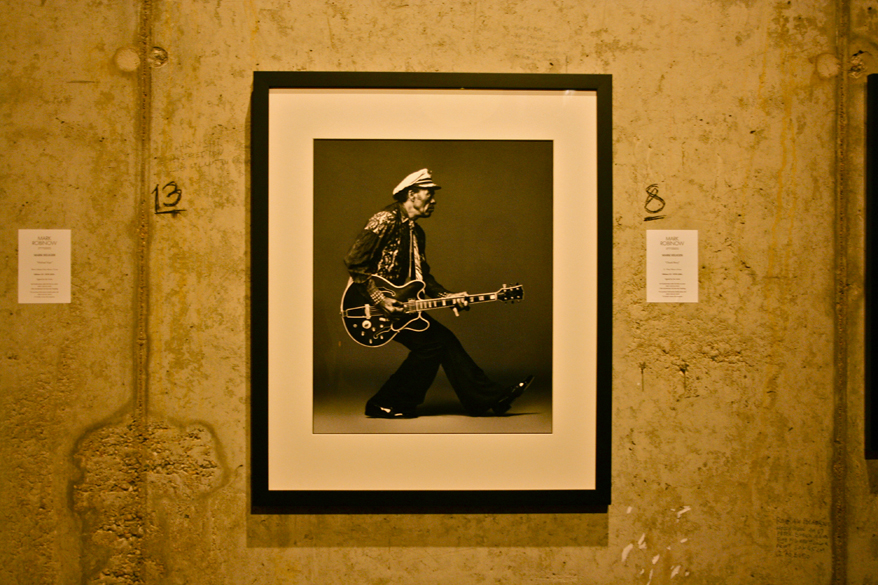 Chuck Berry und sein Duckwalk: "A-wop-bop-a-loo-bop-a-lop-bam-boo" Ausstellungseröffnung nhow-Hotel Berlin