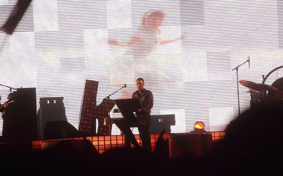 ... und vor einer tanzenden Ballerina.