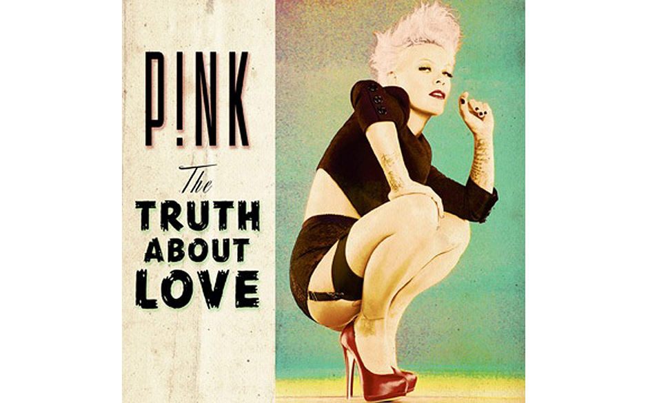 Auf ihrer sechsten LP schaffte es Pink wieder einmal, ihr emotionales Chaos in energetisch-aufgeladenes, keine Gefangenen ...