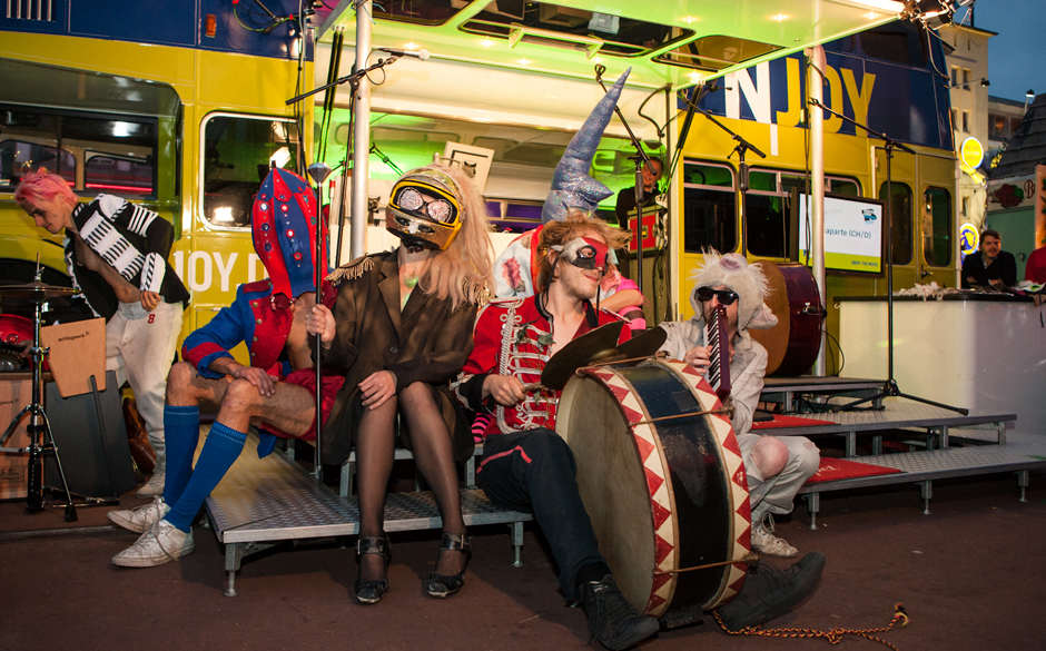 Bonaparte am  NJoy Bus, Spielbudenplatz, Reeperbahn Festival 2012.