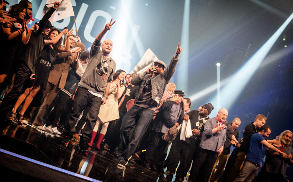 Zumindest die Kollegen auf der Bühne zollen XAVAS Respekt – die Kumpanen Kool Savas und Xavier Naidoo traten für Baden...