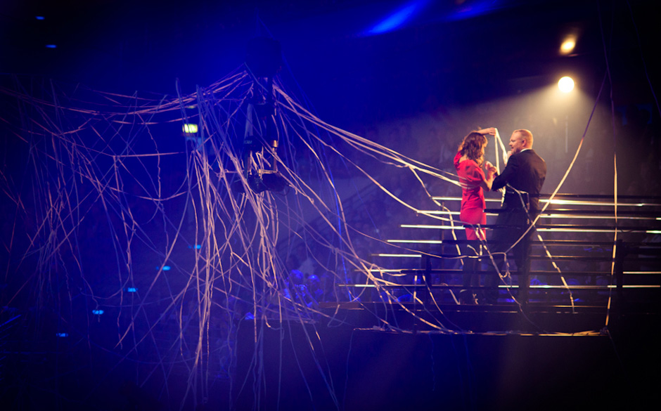 Nichts für die Spidercam waren die Papierkanonen, die während des Auftritts von B-Tight abgeschossen wurden. Auch Raab u...