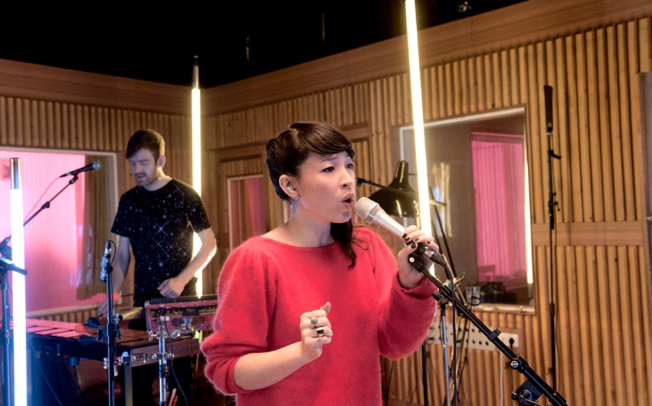 Yukimi Nagano haucht.