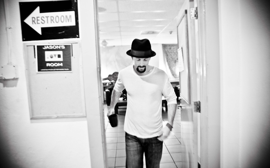 Dankbar wieder auf die Bühne zu können. Spenden sammeln für die Foundation im Wiltern-Theatre.