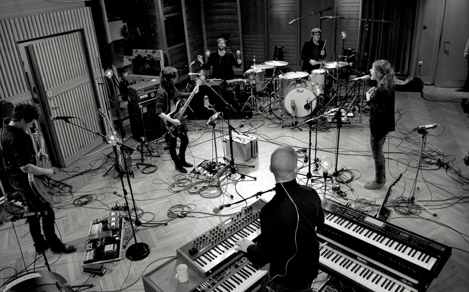 Nein, auch ohne Farbe ist das noch verwirrend.