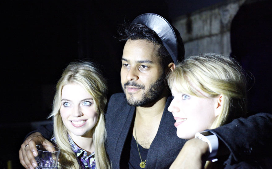 Twin Shadow im Bahnhof Ehrenfeld in Köln am 06. November 2012