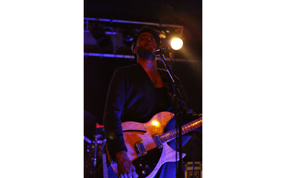 Twin Shadow im Bahnhof Ehrenfeld in Köln am 06. November 2012