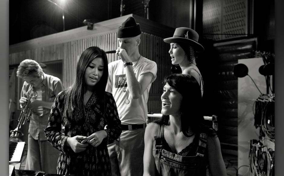 Spontane Session, Beatboxer TEZ gibt das Tempo vor. Zum Glück lief die Doku-Kamera immer mit, so dass sich auch solche in...