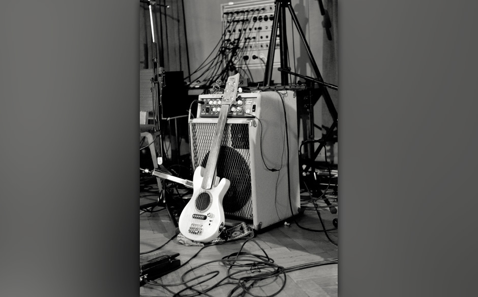 Indisches Saiteninstrument in modifizierter Form. Mehr Informationen dazu gibt es in der Sendung.