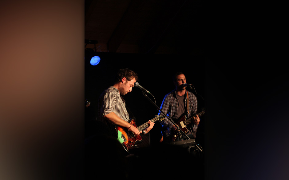 Wenn man danach durch die Galerie lief, drang  oft folgender Satz ans Ohr: "Hast du Here We Go Magic gesehen? Die waren to...