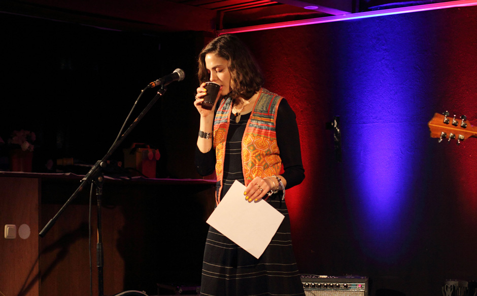 Hannah Cohen lässt sich da aber nicht aus der Ruhe bringen.