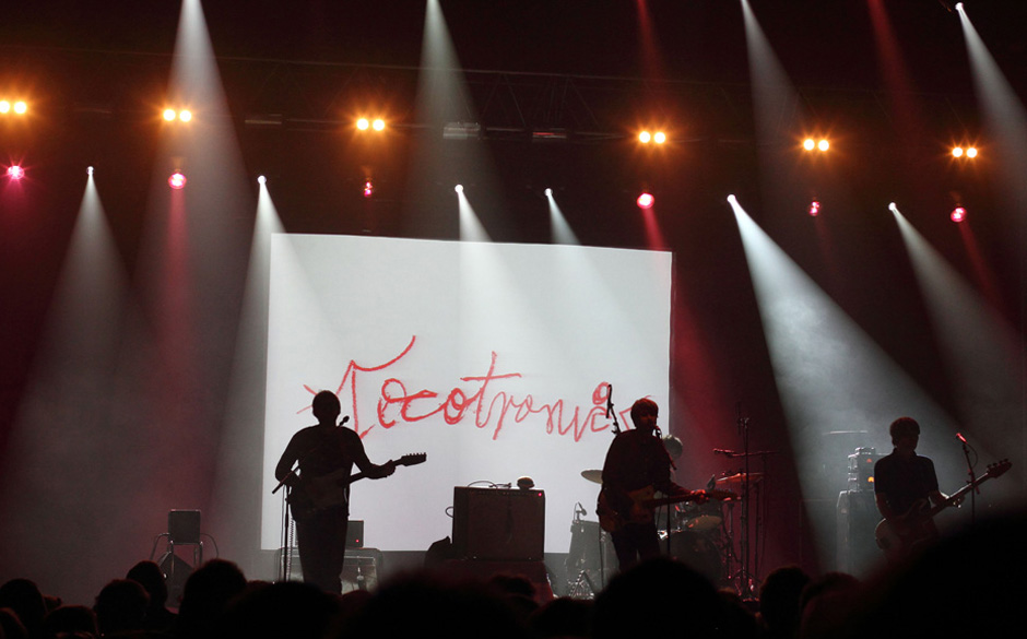 Dirk von Lowtzow ist in Wahrheit ein ausgezeichneter Maler. Vor allem Hunde haben es ihm angetan. Hierfür war er wohl nic...