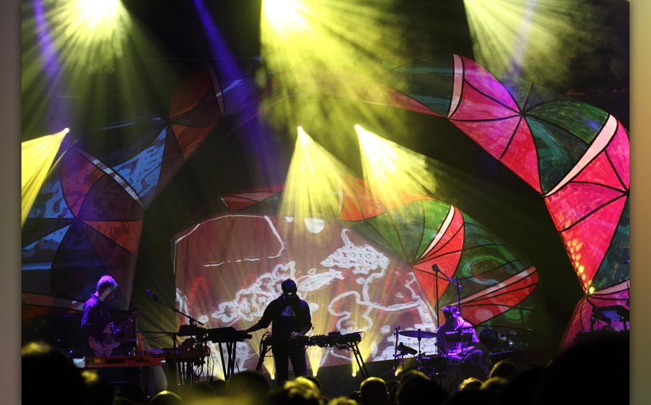 Schon beeindruckend, dann noch die für Animal Collective typischen verworrenen Beats. Herrlich.