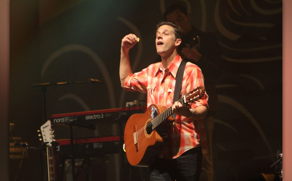 Wollte ihm jemand etwa das Plec klauen?