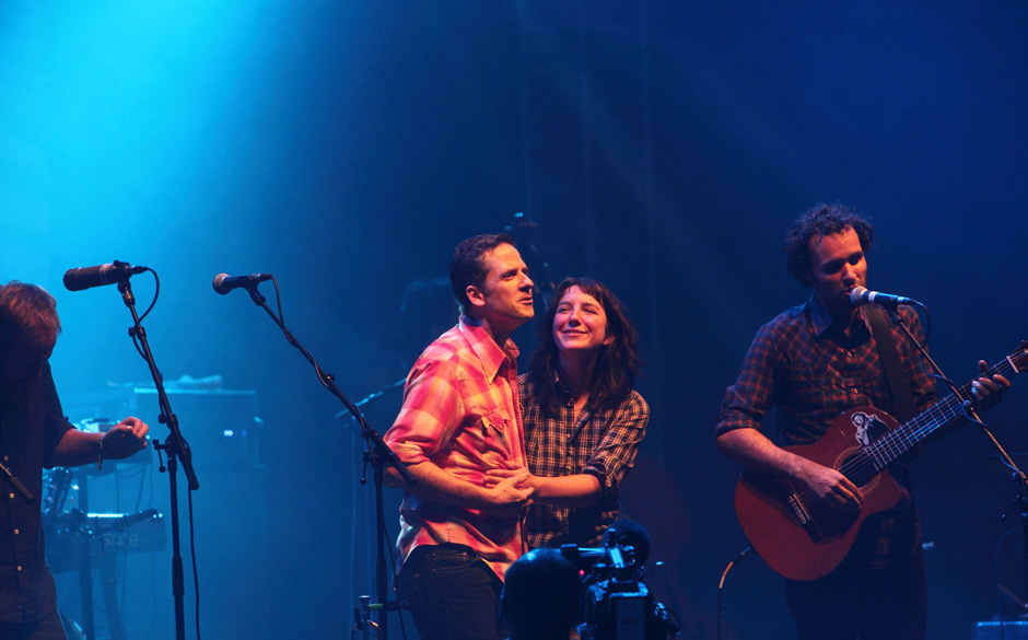 Calexico hatten Spaß. Das Publikum auch, die Band war die Einzige an dem Festival, bei der das Publikum Festival-Like mit...