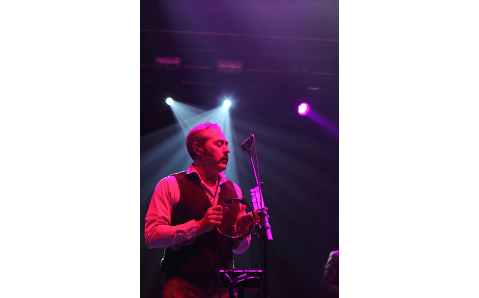 Bei den Tindersticks. Sie eröffneten das Festival in diesem Jahr.