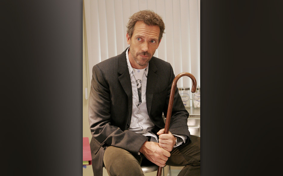 Staffel 3:
Dr. House (Hugh Laurie) übernimmt den Fall einer jungen Frau, die mit Atemnot und Magenschmerzen ins Krankenha...