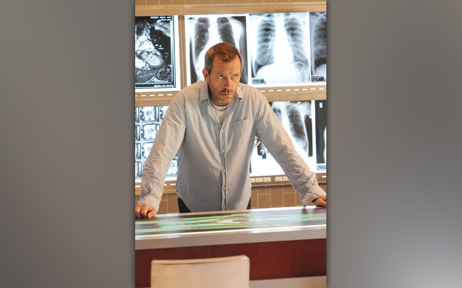 Staffel 6:
House (Hugh Laurie) sucht mit seinem Team fieberhaft nach der Ursache für die Halluzinationen eines jungen Mä...