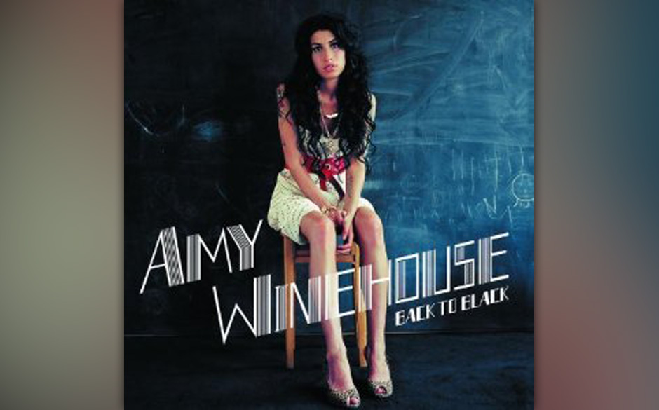 26. Amy Winehouse -"Back To Black"
(Island, 2006)
Amy Winehouse’ Tragödie reiht sich in die an Tragödien reiche Geschi...