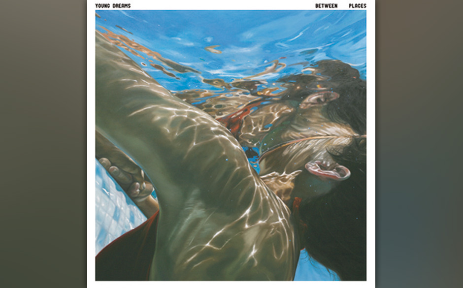 Young Dreams - "Between Places". Perkussiver Elektro-Pop mit flutenden Beach Boys-Gesängen.