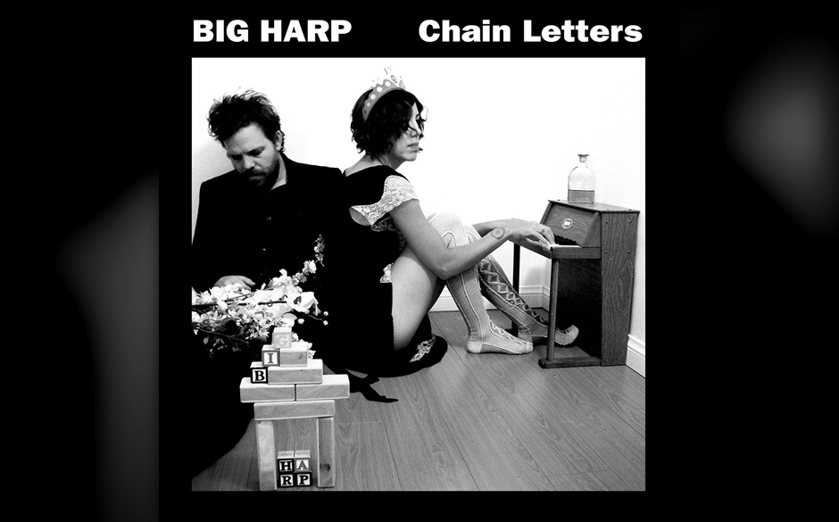 Big Harp - "Chain Letters" 
(Saddle Creek / Cargo
Records)  
Verdrehter Americana mit Querverweisen Richtung Indie-Pop und...