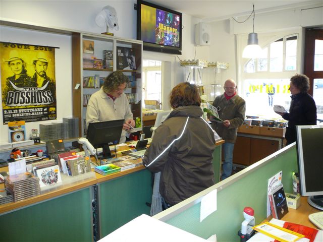Wie jede Woche reisen wir in unserer Albenvorschau durch die Plattenläden des Landes. Heute empfehlen wir einen Besuch be...