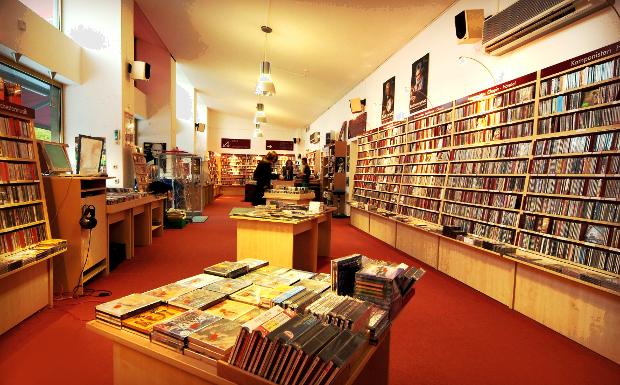 Wie jede Woche reisen wir in unserer Albenvorschau wieder durch die Plattenläden des Landes. Heute empfehlen wir einen Be...