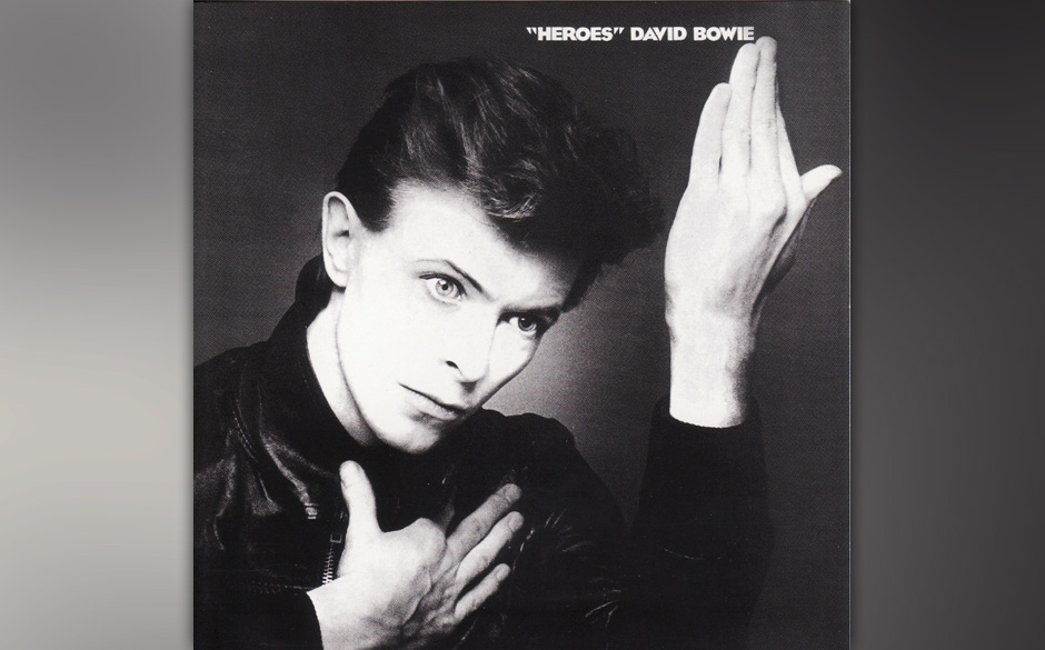 34. The Secret Life Of Arabia.  Zu Beginn die "Low"-Referenz ("Running At The Speed Of Life"), danach setzt augenblicklich...