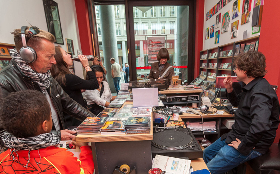 Wie jede Woche reisen wir in unserer Albenvorschau wieder durch die Plattenläden des Landes. Heute empfehlen wir einen Be...