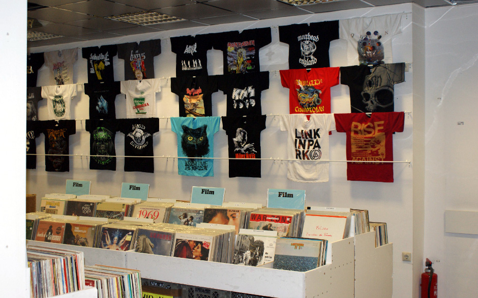 Wie jede Woche reisen wir in unserer Albenvorschau wieder durch die Plattenläden des Landes. Heute empfehlen wir einen Be...