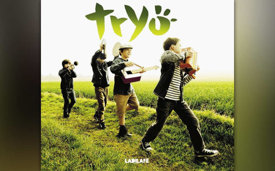 Tryo  -"Ladilafé". Eingängiger, ökologisch einwandfreier Worldpop aus Frankreich.