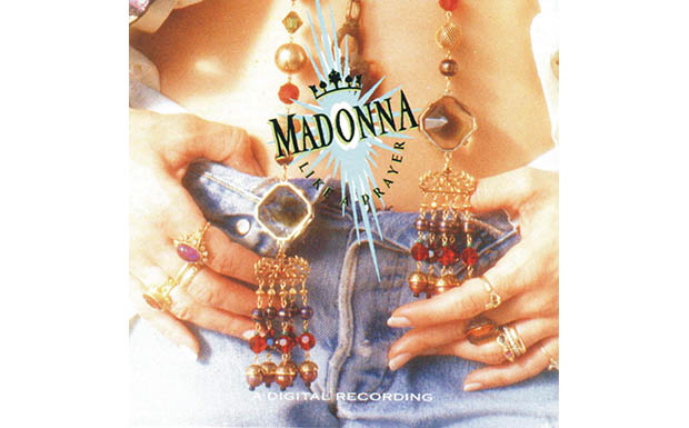 6. "Like A Prayer"

Das als Bekenntnis zur strengen Religiösität missverstandene Lied erzählt vielmehr, dass körperlic...