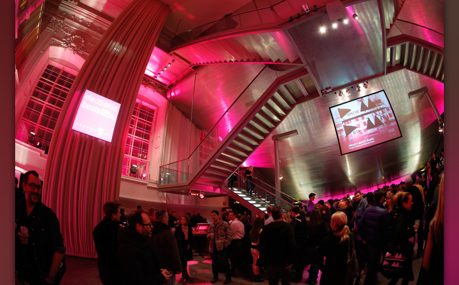 Vor dem Konzertsaal im Musieumsquartier