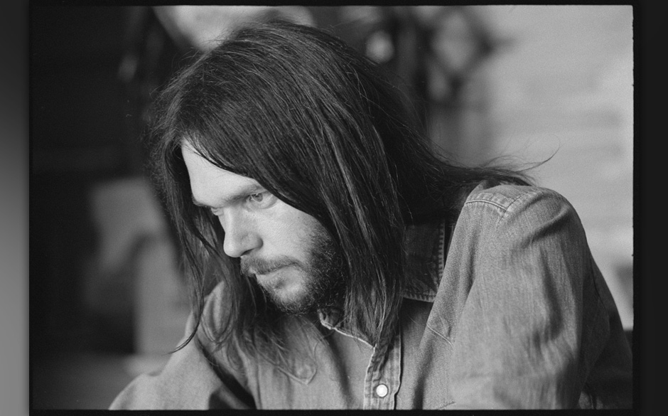 Das findet auch Lucinda Williams: „Seine Stimme beschwört etwas. Sie ist ätherisch, unheimlich, seelenvoll und gehört...