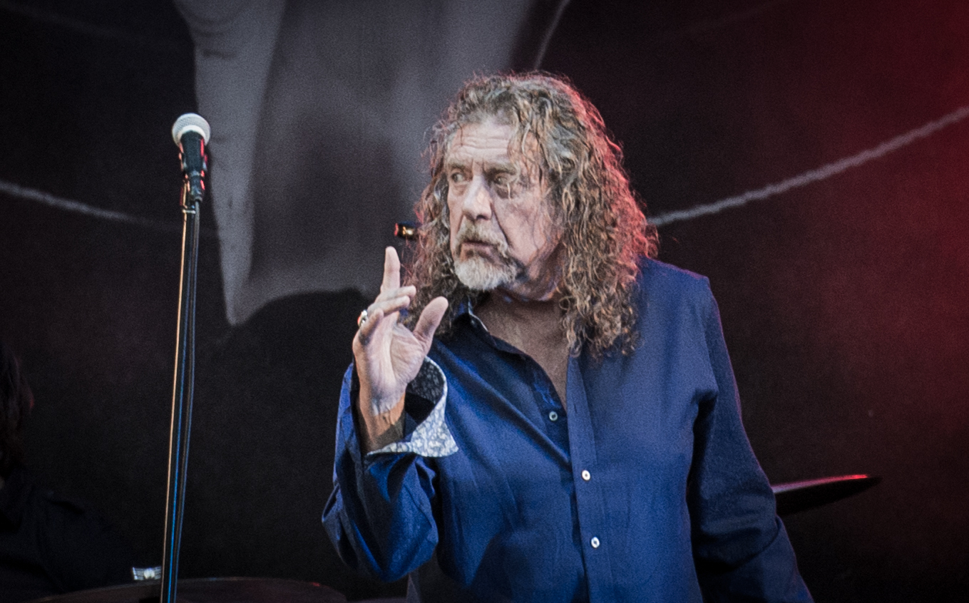 Und das tat er, mehr noch: Das überirdische Geheul, das er bei Led Zeppelin entfesselte, klang wie eine Kreuzung aus Blue...