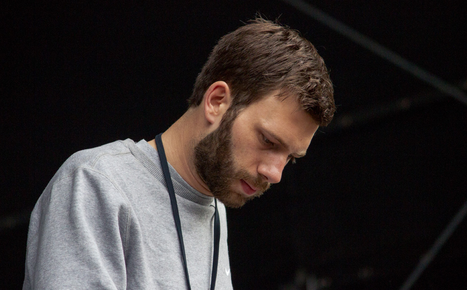 spielten zuerst noch Mount Kimble ihr Set (hier Dominic Maker)