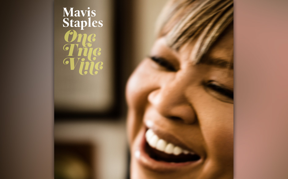 Mavis Staples - "One True Vine". Die Gospel-Soul-Königin wird wieder von Jeff Tweedy unterstützt, der es ihr aber zu lei...